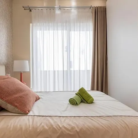 Modern Two Bedroom Penthouse! *