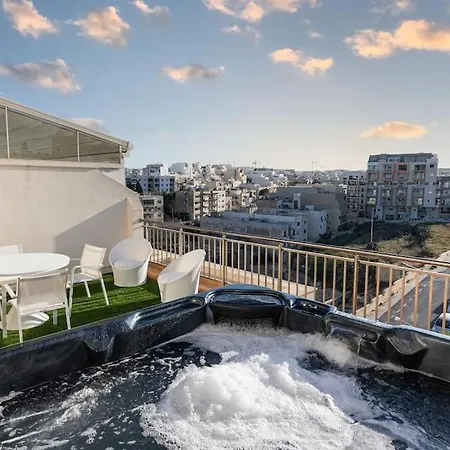 Modern Two Bedroom Penthouse! *