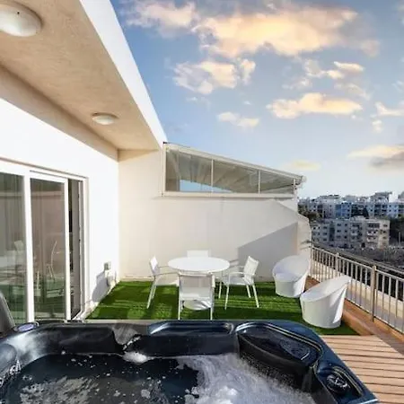 Modern Two Bedroom Penthouse! 아파트